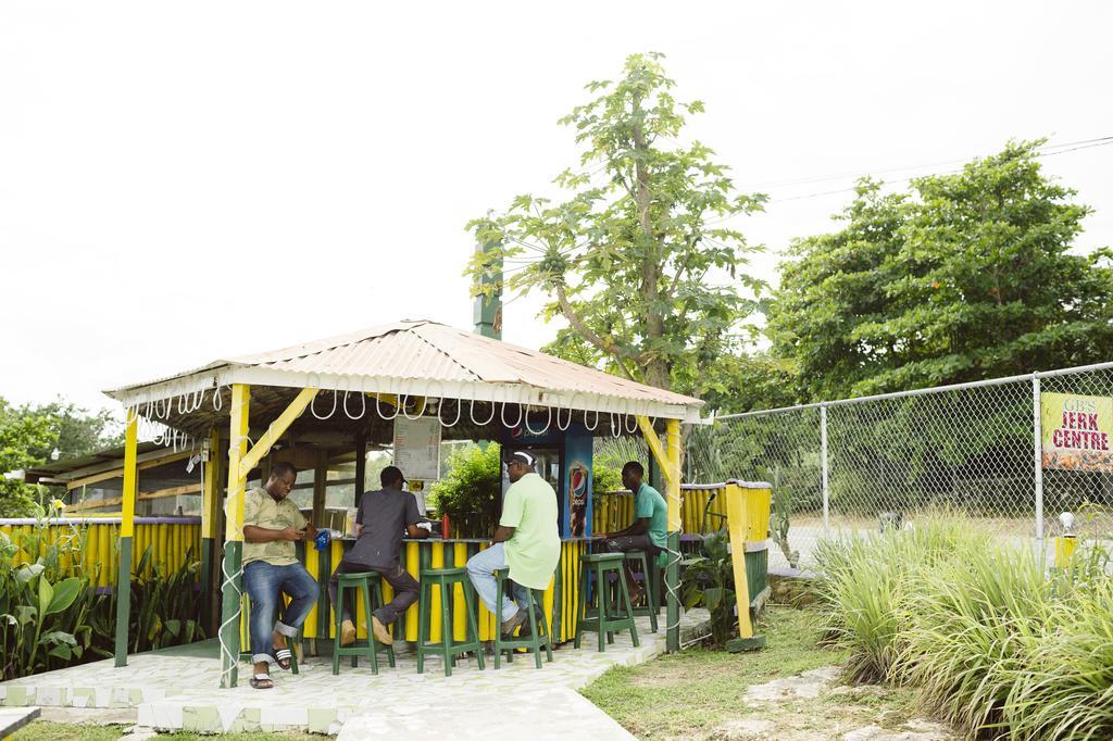 Galina Breeze Hotel Port Maria Exterior photo